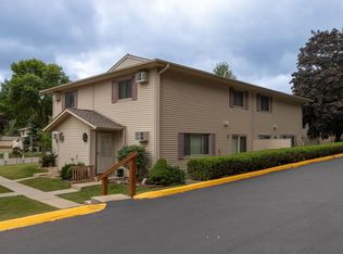 11 Meadow Run Dr SW APT B, Rochester, MN 55902