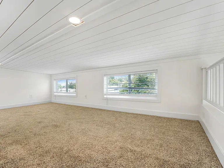 Loft/Storage