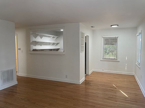 4th image of 105 W Cayuga St