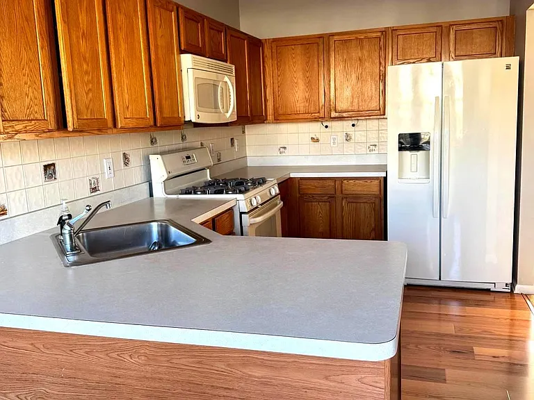 30 Amesbury Ct — Photo 7