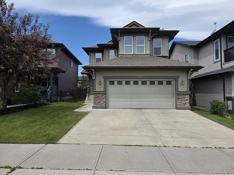 757 Auburn Bay Blvd SE — Photo 1
