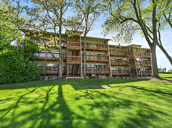 5803 Oakwood Dr APT C, Lisle, IL 60532