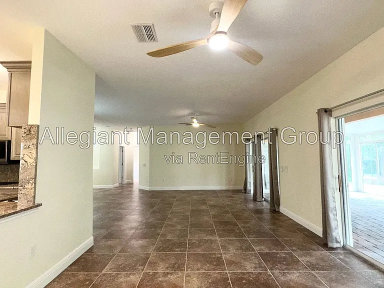 1287 Glendora Rd N — Photo 9