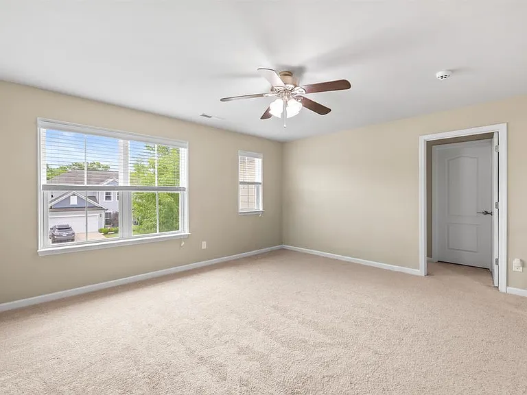 1084 Crescent Moon Dr — Photo 27