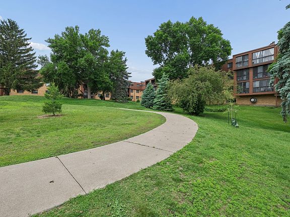 5th image of 1011 41st Ave NE APT 107