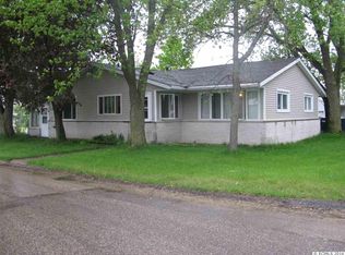 405 6th St, Delhi, IA 52223