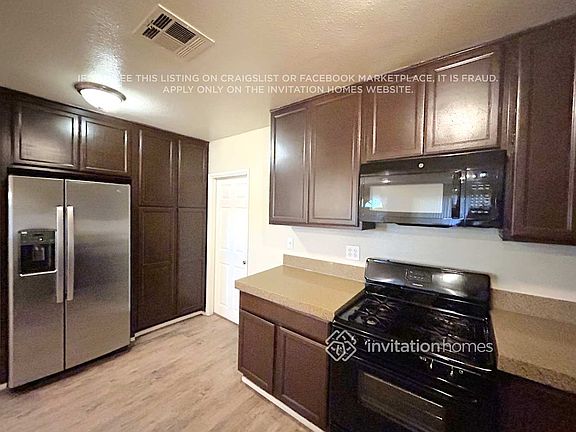 5th image of 8159 Beeman Ave