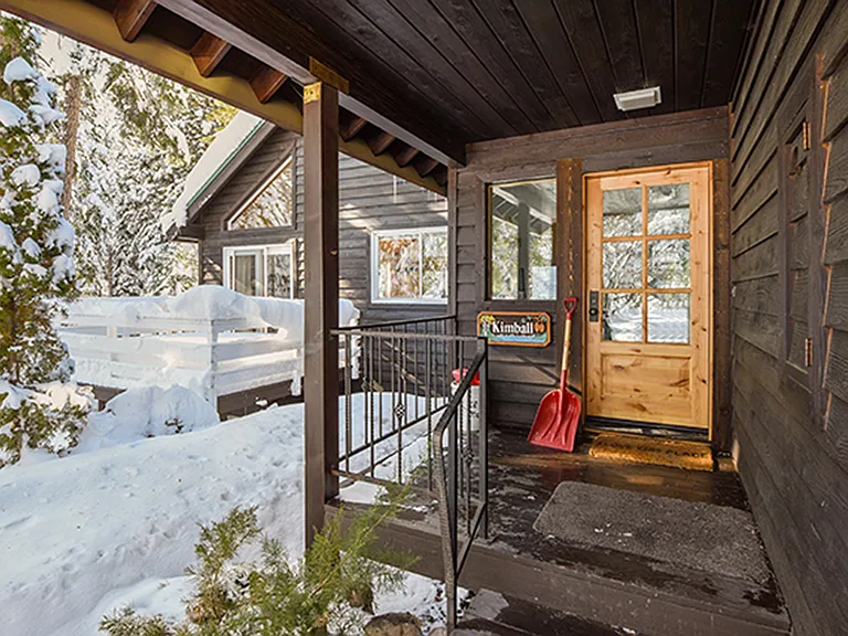 5669 Uplands Rd — Photo 3