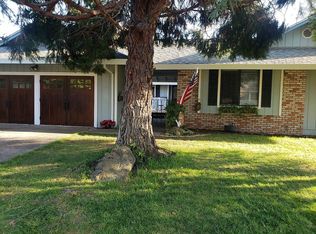 8 El Prado Ct, Santa Rosa, CA 95405