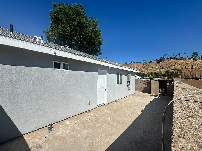 3608 N Acacia Ave #2 — Photo 31