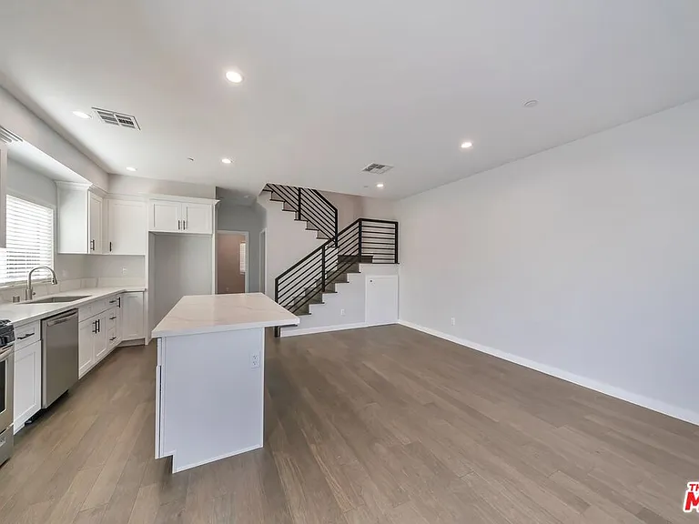4239 Halldale Ave — Photo 6