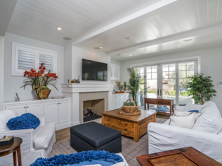 217 Coral Ave — Photo 6
