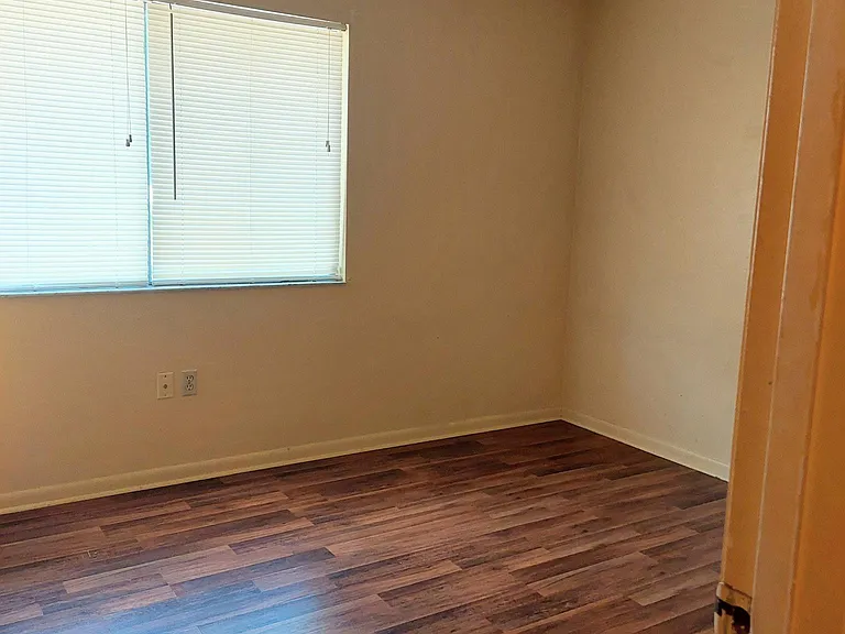 2136 SW 39th Dr — Photo 16