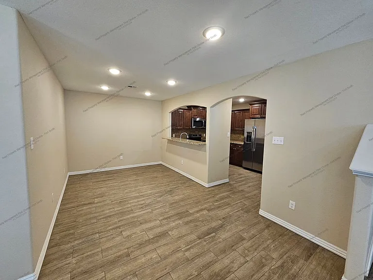 6615 Leightyn Ln — Photo 6