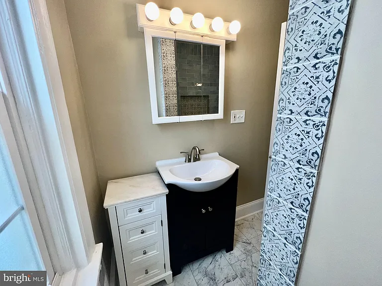 40 Lincoln Ave — Photo 13