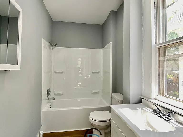 49 Carmel St #2 — Photo 6