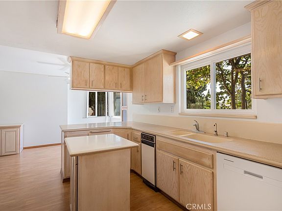 5th image of 1065 Anza Ave