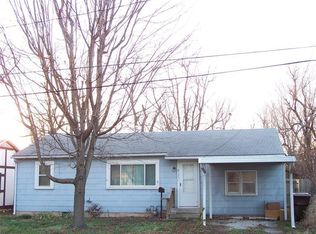 2135 N Crutcher Ave, Springfield, MO 65803