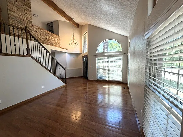 5 bed, 2813 sqft, $3,295 — Photo 4