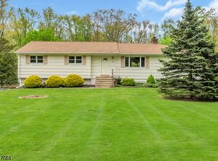 40 Cortright Rd, Whippany, NJ 07981