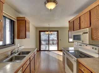 7916 Hallmark Way, Apple Valley, MN 55124