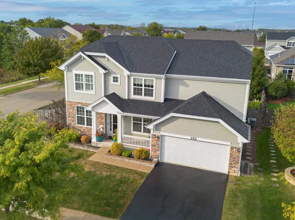 252 Purcell Rd, Volo, IL 60073