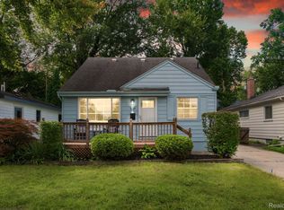 338 Roth Blvd, Clawson, MI 48017