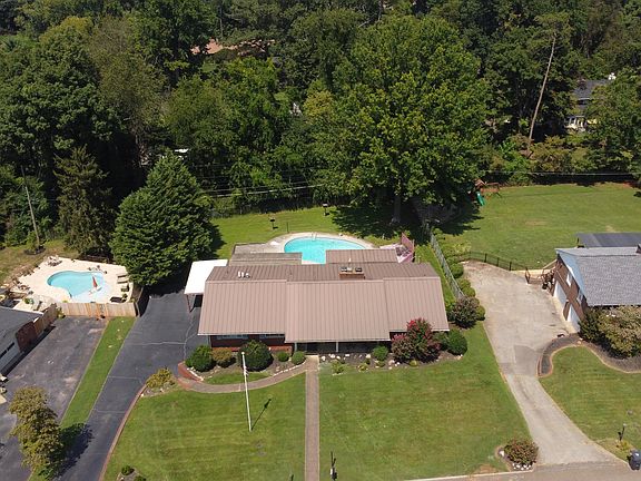 5th image of 7113 Cresthill Dr