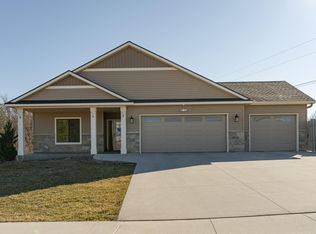 2504 Lisa Ln NE, Rochester, MN 55906