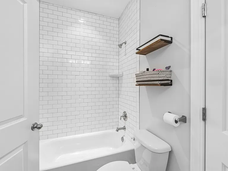 615 Berkmans Ln — Photo 13