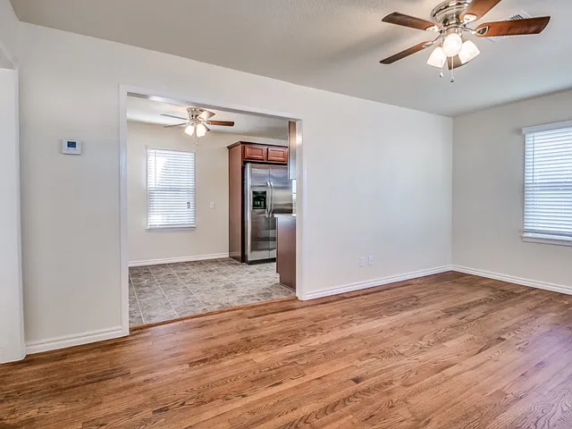950 Dakota St — Photo 17