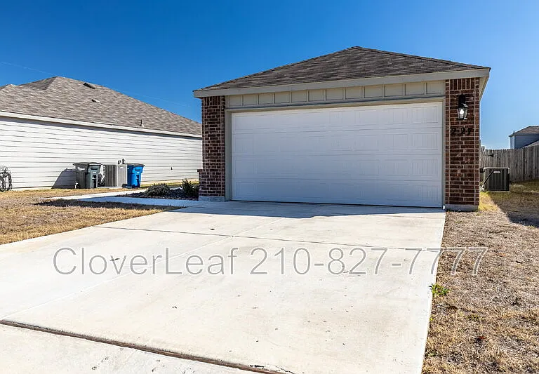 227 Stevens Smt — Photo 14