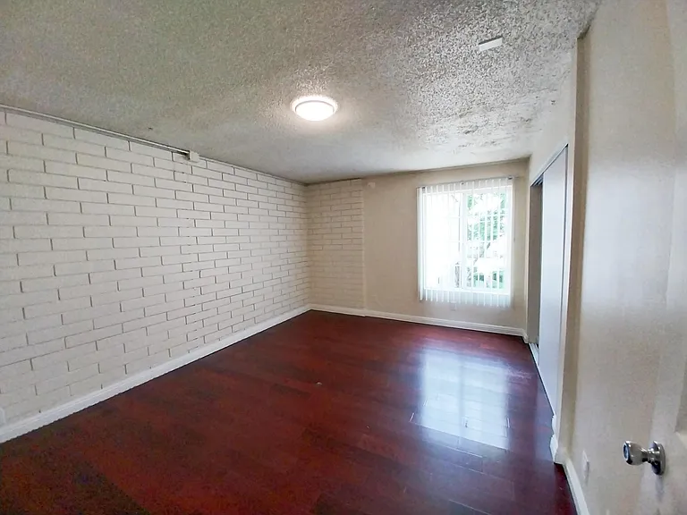 424 Anderwood Ct — Photo 12
