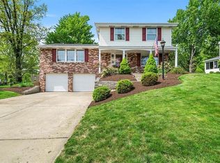 8380 Knollwood Dr, Allison Park, PA 15101