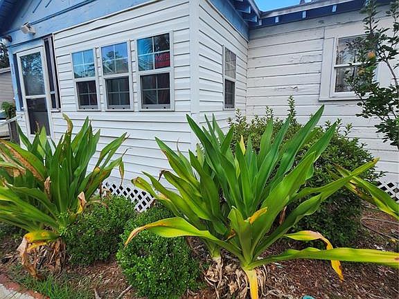 4th image of 1427 SE 1ST AVENUE