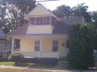 21 Crest St, Springfield, MA 01109