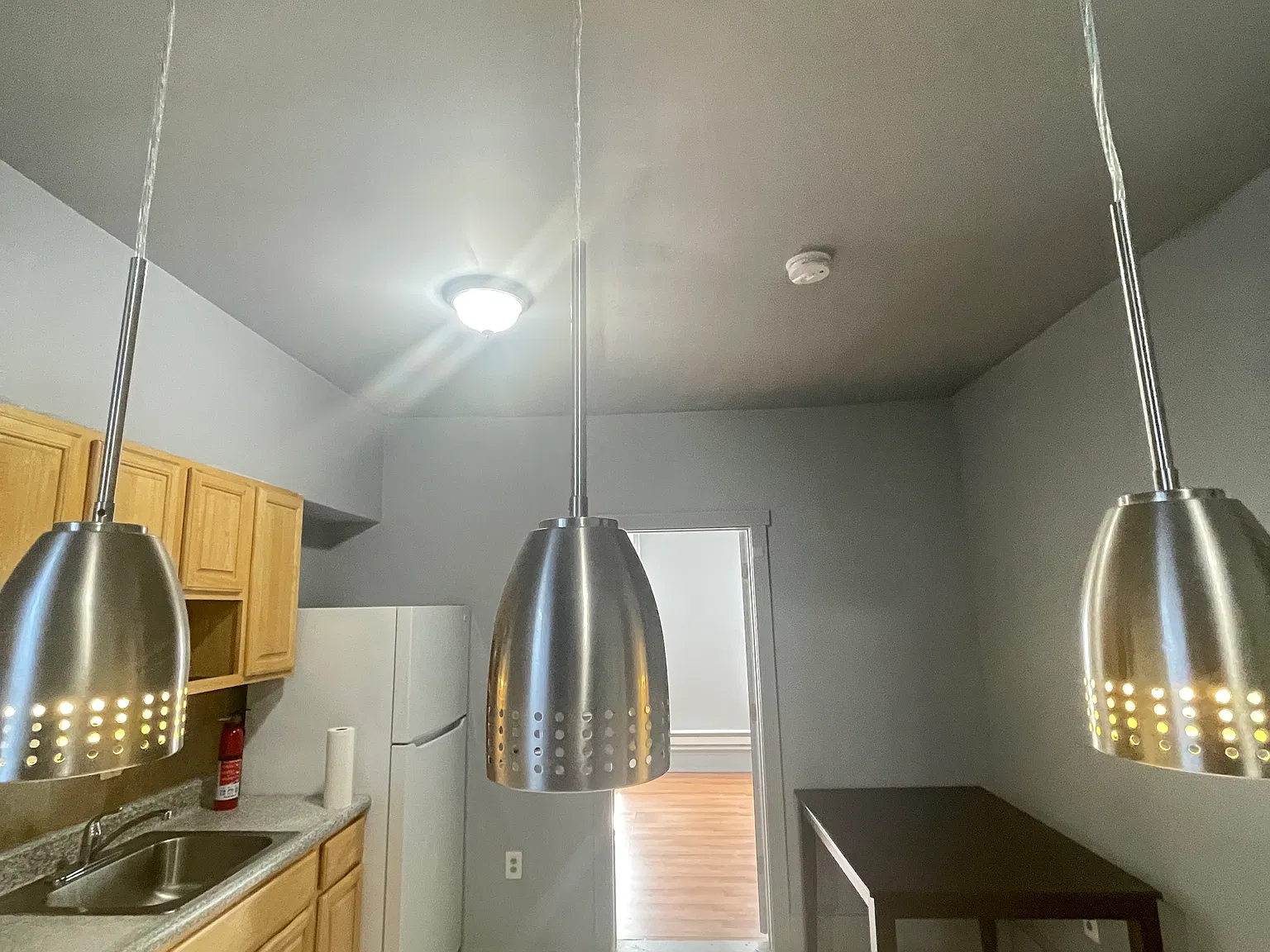 2 bed, 590 sqft, $1,200 — Photo 4