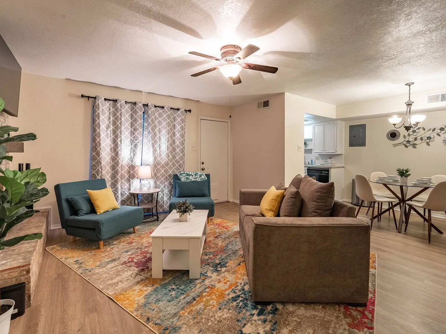 2 bed, 1.5 bath, 1069 sqft, $1,150 — Photo 4