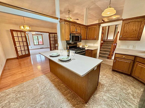 5th image of 1640 Hemmingway Ct
