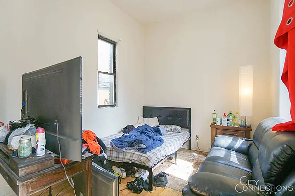 Rented by City Connections Realty | media 27