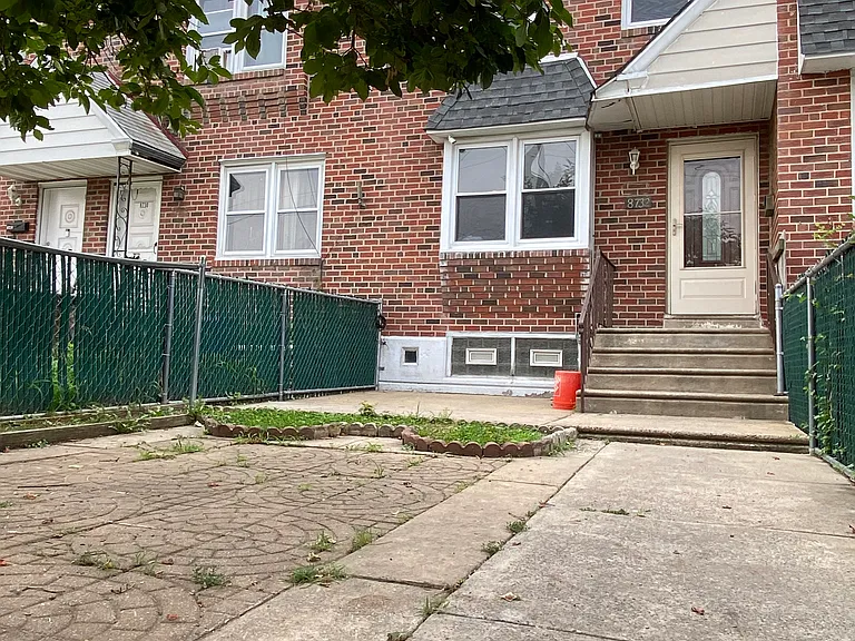 8732 Ditman St — Photo 2
