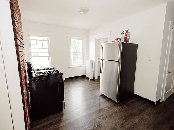 5th image of 31 Newell Ave #2