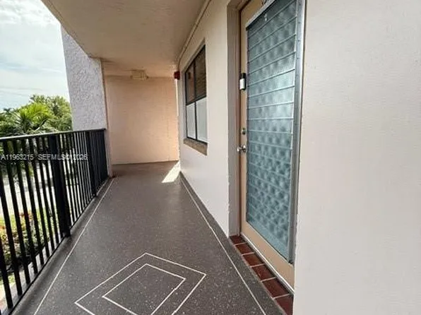 2981 N Nob Hill Rd APT 306, Sunrise, FL 33322