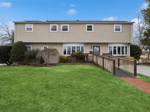 1160 Parkwood Drive, Merrick, NY 11566