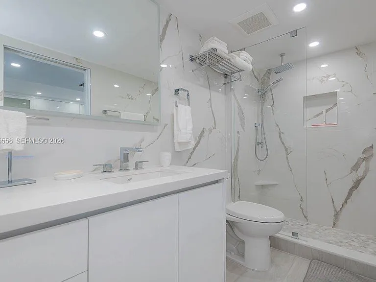 2301 Collins Ave #811 — Photo 21