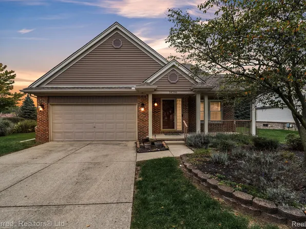 38386 Oakwest Dr, Westland, MI 48185