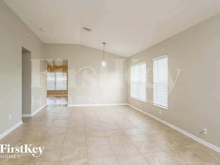 25904 Prada Dr — Photo 2