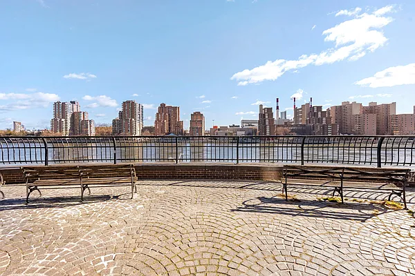 Sold by Compass | media 25