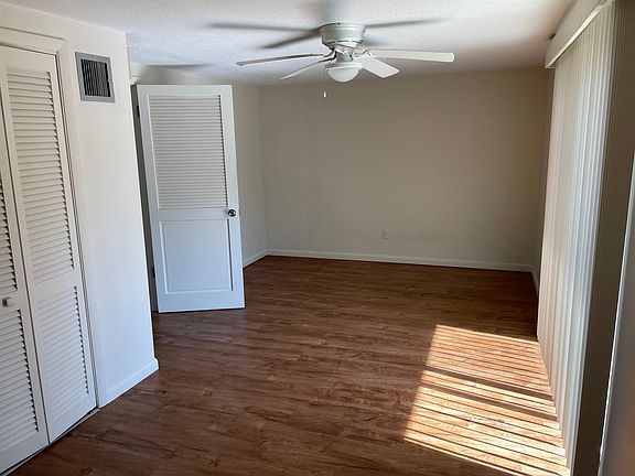 3rd image of 8915 Silver Lake Dr #10
