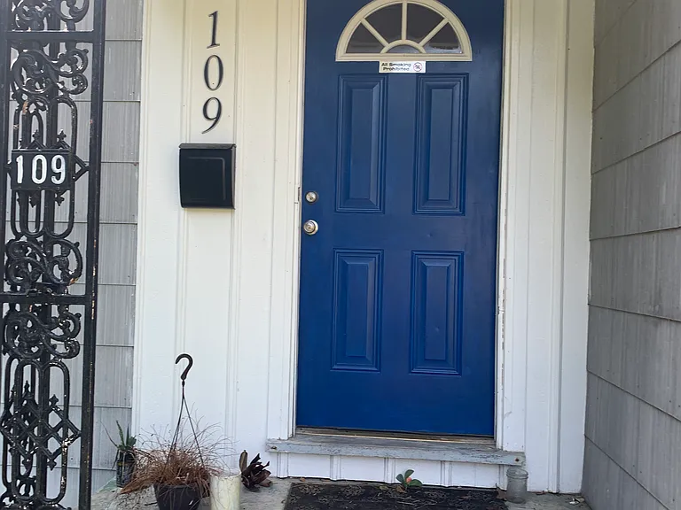 109 Browning Ave — Photo 1